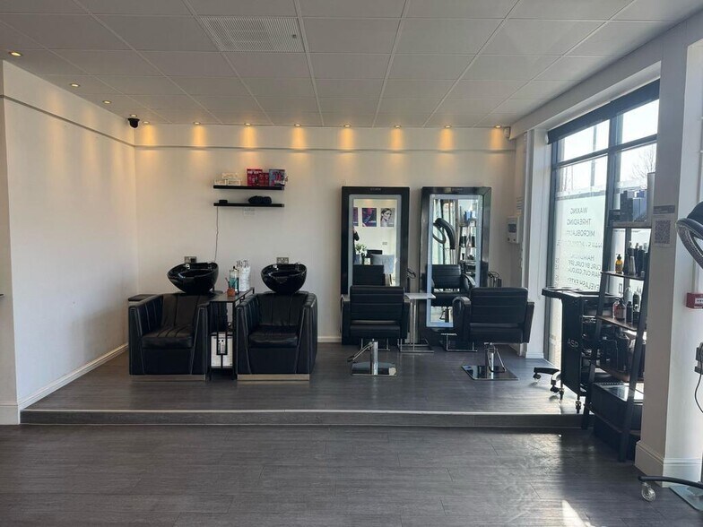 198 Sandhills Av, Leicester à vendre - Photo du bâtiment - Image 3 de 22