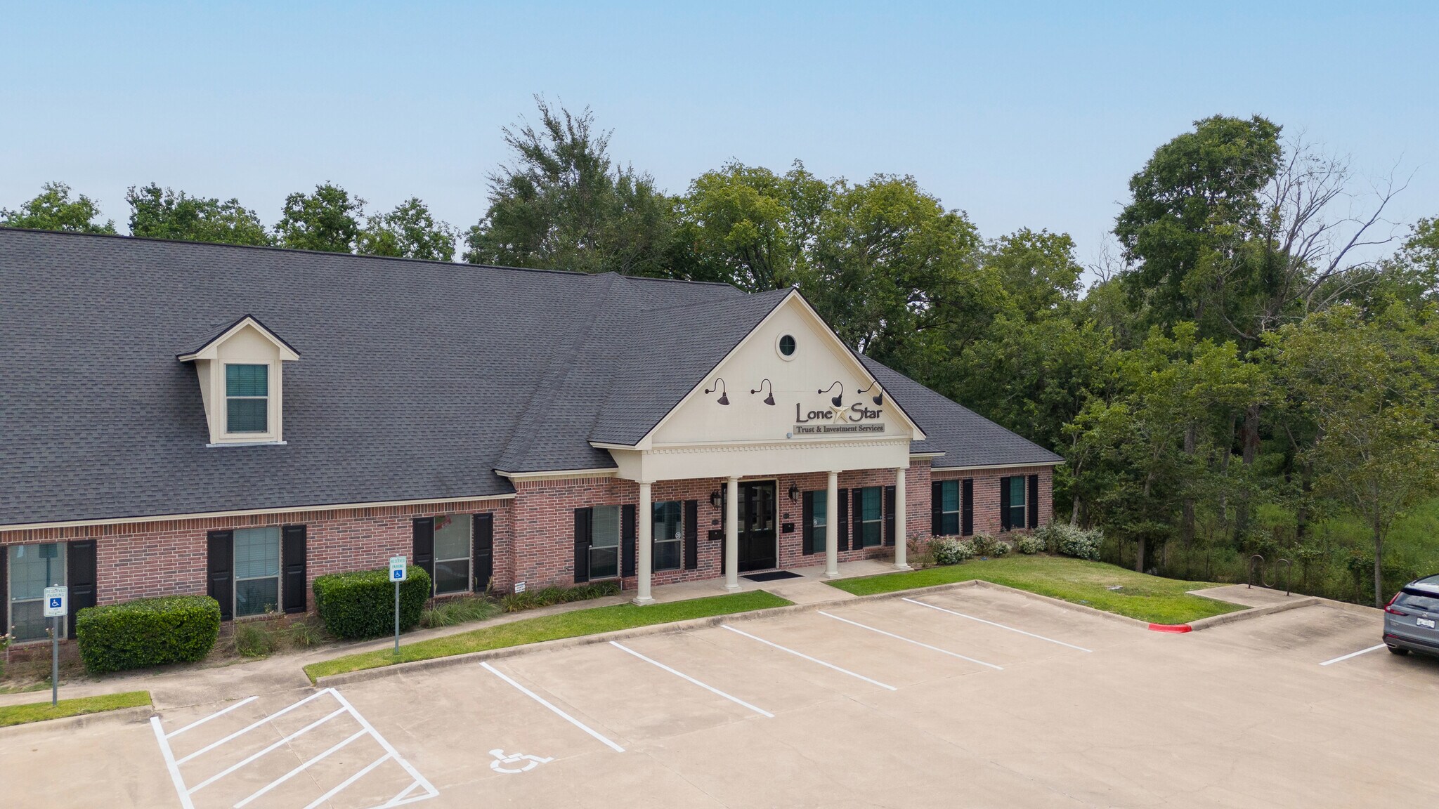 3030 University Dr E, College Station, TX à louer Photo du bâtiment- Image 1 de 38