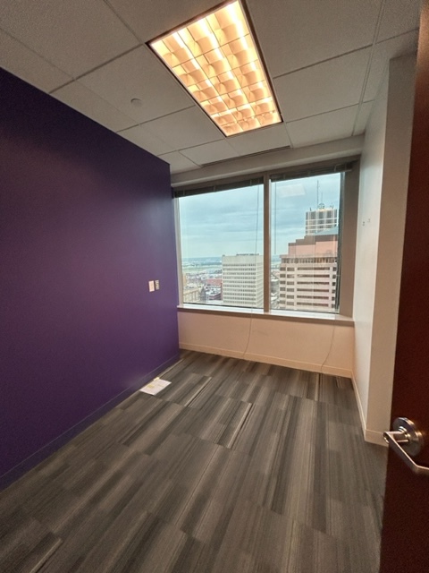 1201 Walnut St, Kansas City, MO for lease Interior Photo- Image 1 of 9