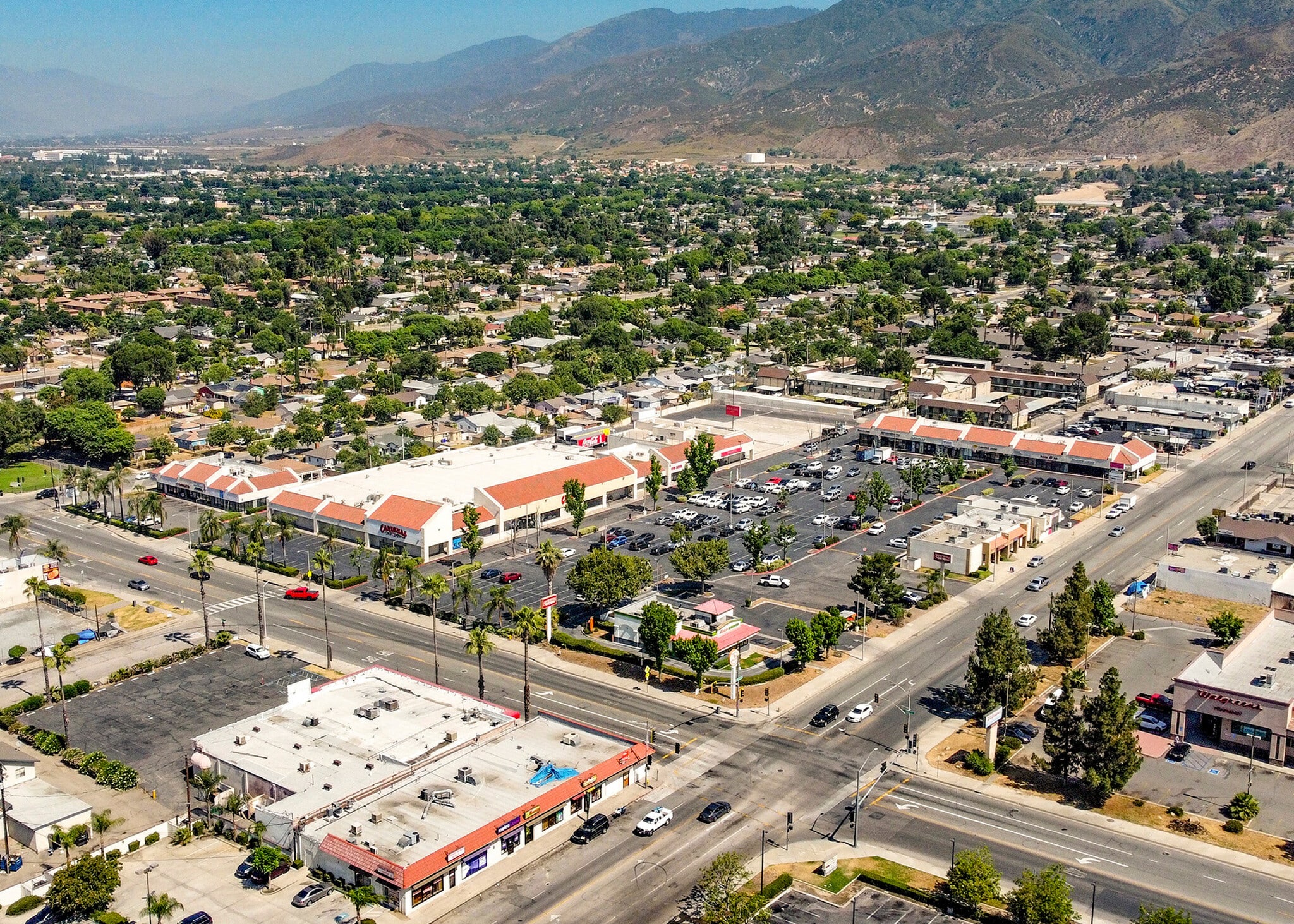 4000-4184 Sierra Way, San Bernardino, CA for lease Primary Photo- Image 1 of 5