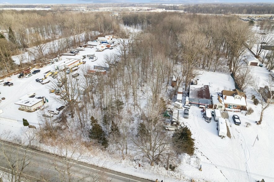 0000 Huron River Dr, New Boston, MI à vendre - Photo du bâtiment - Image 3 de 6