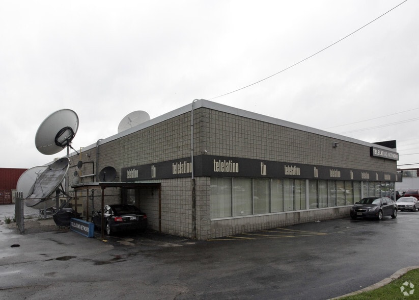 5125 Steeles Ave W, Toronto, ON for lease - Building Photo - Image 2 of 3