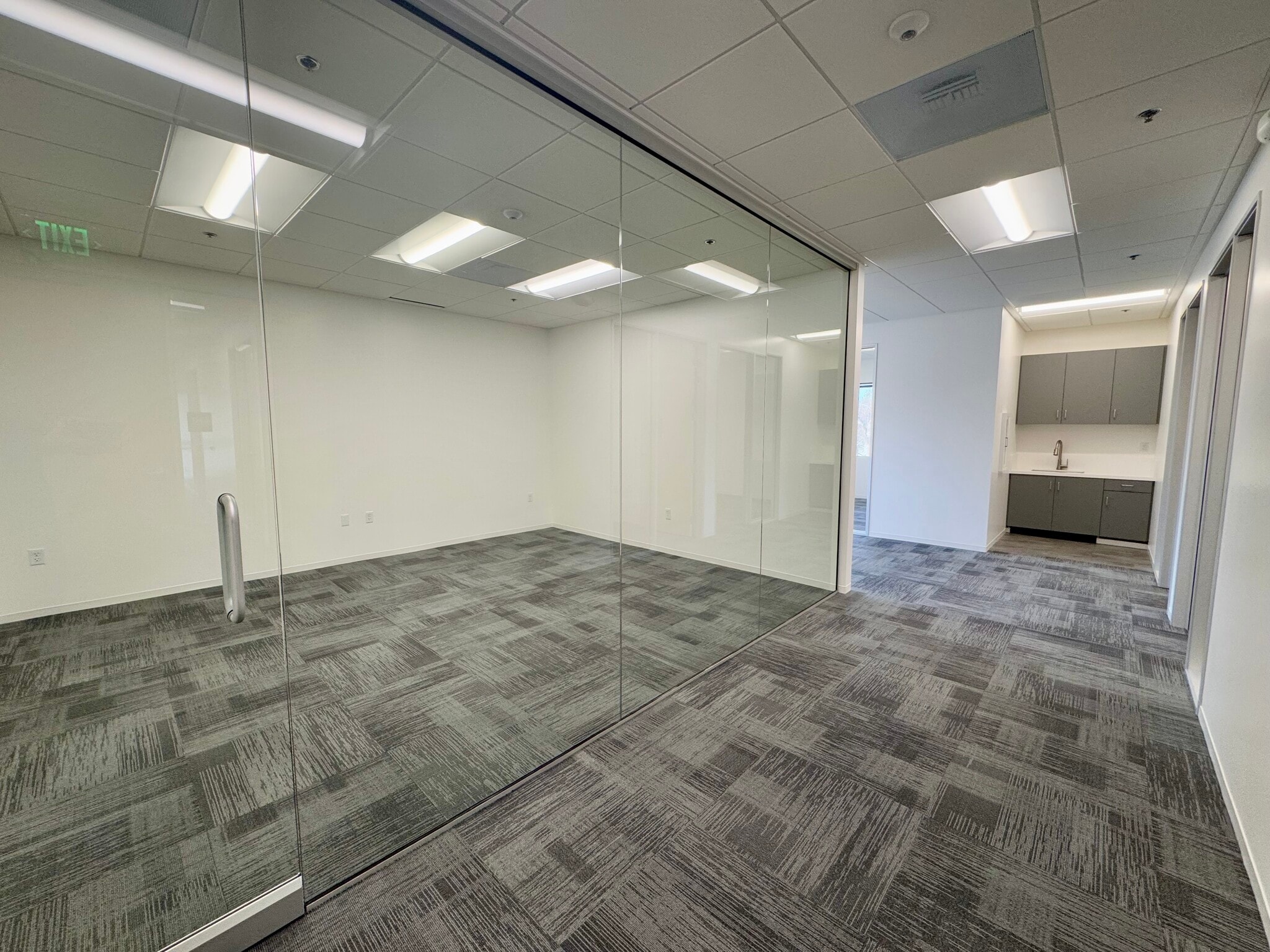 5500 Ming Ave, Bakersfield, CA for lease Interior Photo- Image 1 of 7