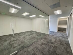 5500 Ming Ave, Bakersfield, CA for lease Interior Photo- Image 1 of 7