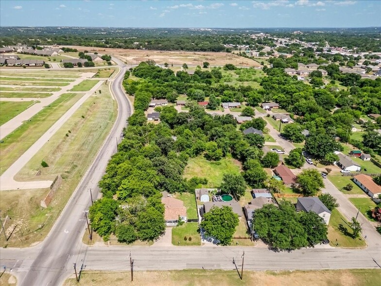 410 N Mill St, Weatherford, TX for sale - Building Photo - Image 3 of 6