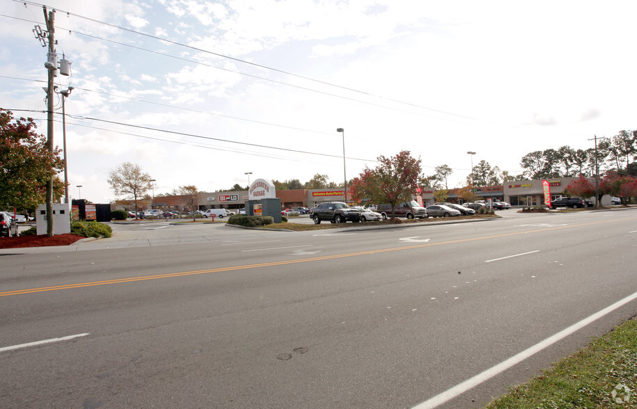 4391 Dorchester Rd, Charleston, SC for lease - Primary Photo - Image 1 of 8