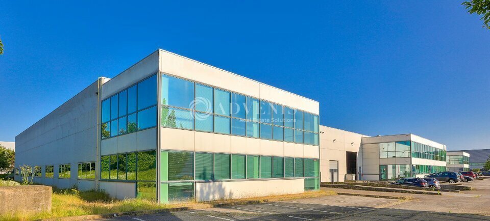 Flex in Chilly Mazarin for lease Building Photo- Image 1 of 5
