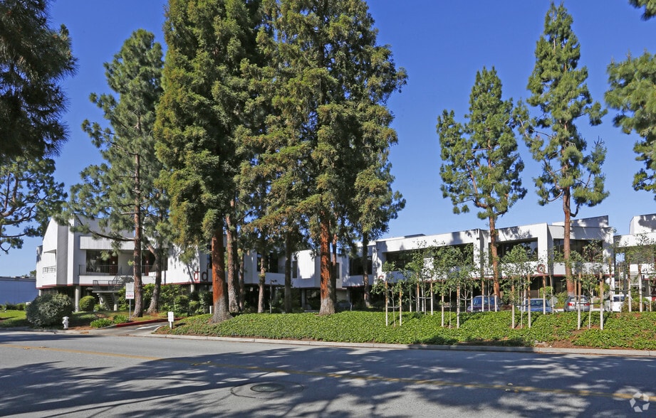 3080 Olcott St, Santa Clara, CA for lease - Building Photo - Image 3 of 11