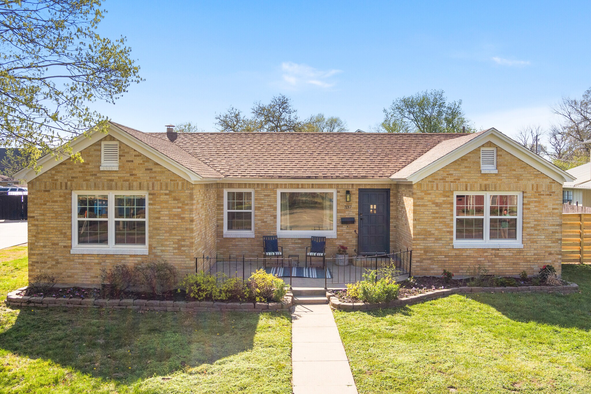 337 NW A St, Bentonville, AR for sale Primary Photo- Image 1 of 5