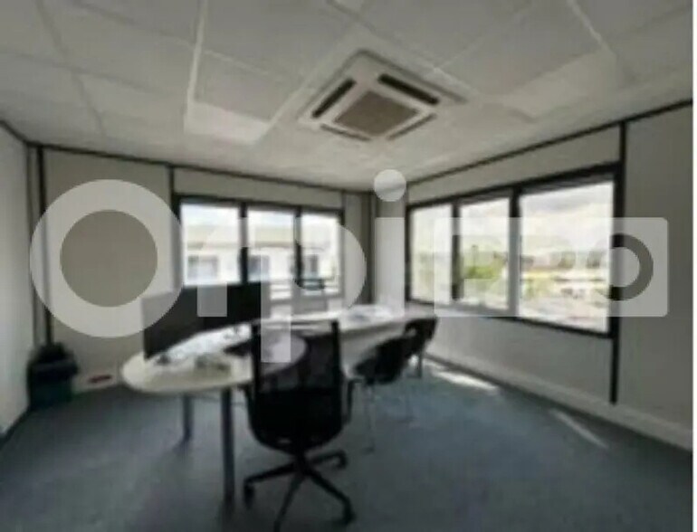 Bureau dans Villefranche-sur-Saône à louer - Photo intérieure - Image 2 de 4