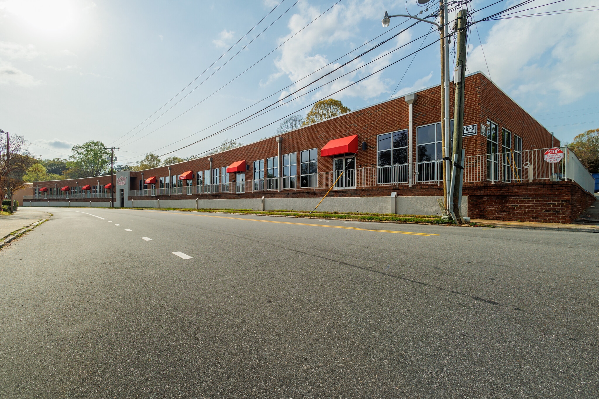 901-965 Northwest Blvd, Winston-Salem, NC for lease Building Photo- Image 1 of 15