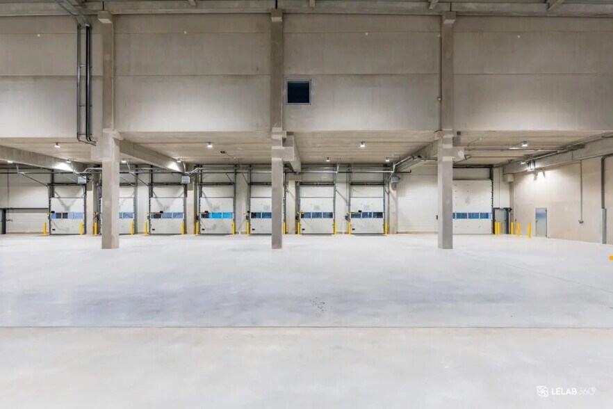 Industrial in Conflans-Sainte-Honorine for lease - Interior Photo - Image 1 of 7