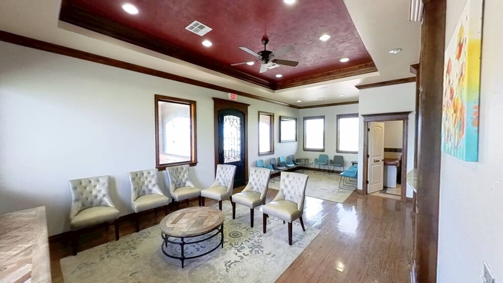 1001 Hospital Cir, Kingfisher, OK for sale - Building Photo - Image 2 of 7