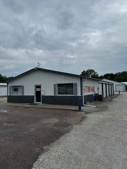 412 10th St, Onawa, IA for sale - Primary Photo - Image 1 of 12