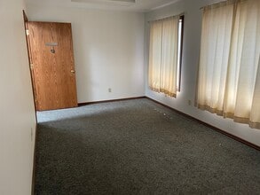 510 NE Roberts Ave, Gresham, OR for lease Interior Photo- Image 2 of 3