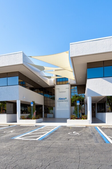 4575 Via Royale, Fort Myers, FL for sale - Building Photo - Image 2 of 22