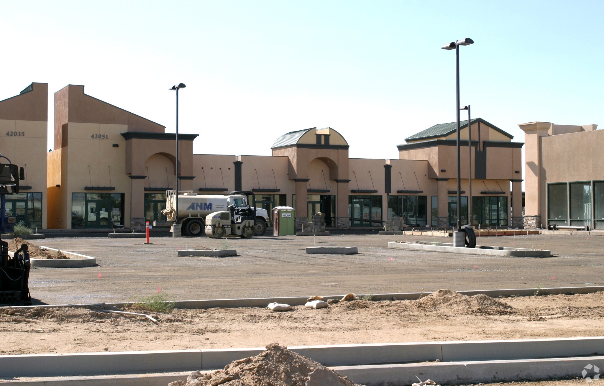 42051 10th St W, Lancaster, CA à louer Photo du bâtiment- Image 1 de 4