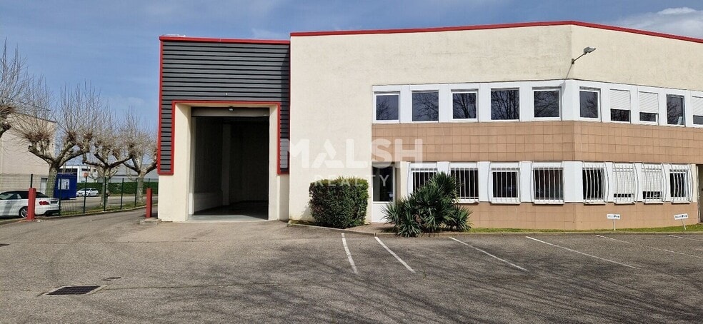 15 Rue Jean Zay, Saint-Priest for lease - Building Photo - Image 1 of 8