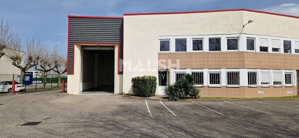 15 Rue Jean Zay, Saint-Priest à louer - Photo du bâtiment - Image 1 de 8