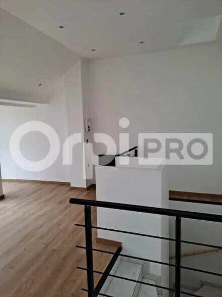 Retail in Épernay for lease - Interior Photo - Image 3 of 4