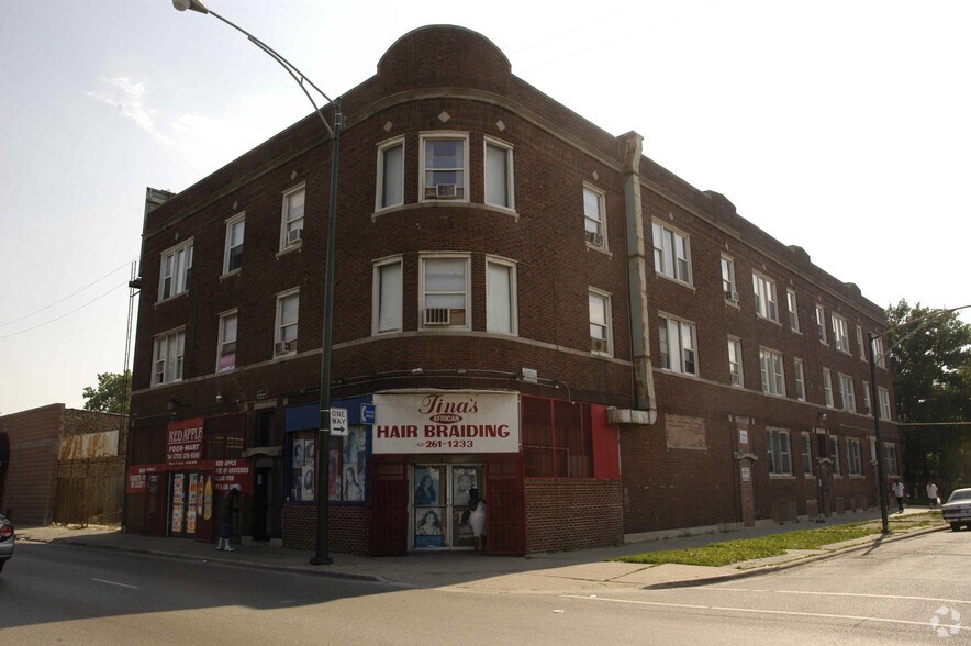 722-724 N Cicero Ave, Chicago, IL for lease - Primary Photo - Image 1 of 1