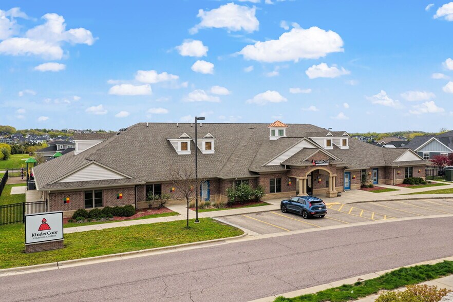 1100 Connery Cv, Waunakee, WI à vendre - Photo principale - Image 1 de 13