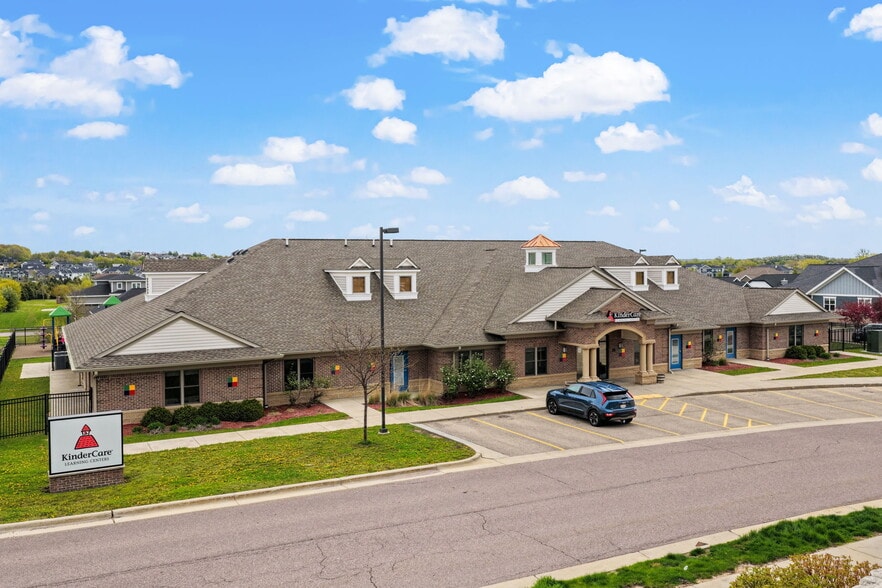 1100 Connery Cv, Waunakee, WI for sale - Primary Photo - Image 1 of 13