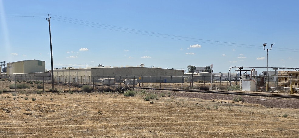 2024 Norris Rd, Bakersfield, CA for sale - Building Photo - Image 2 of 13