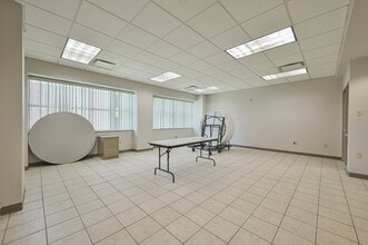 1900 W MacArthur St, Shawnee, OK for lease Interior Photo- Image 1 of 5