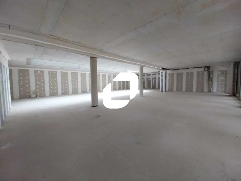 Office in Mauguio for lease - Interior Photo - Image 2 of 9