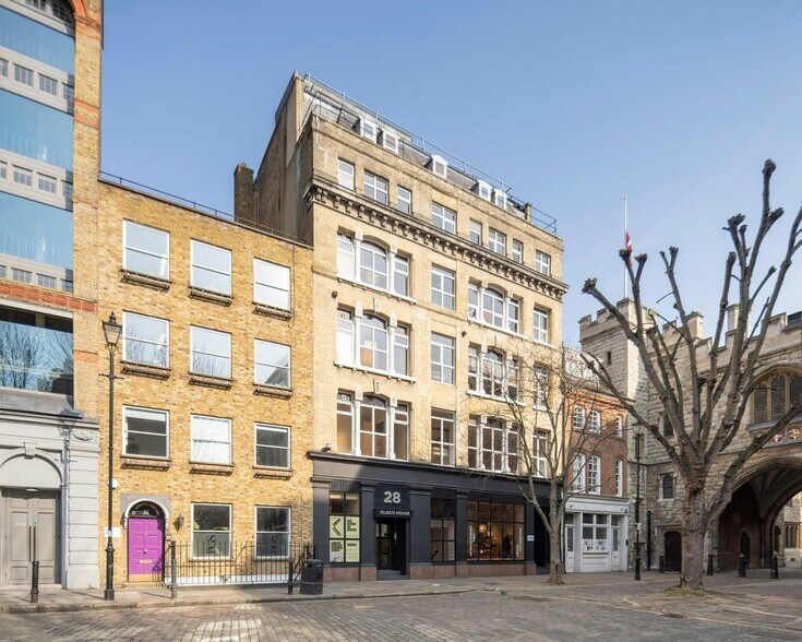 28 St John's Sq, Londres à louer - Photo du bâtiment - Image 3 de 59