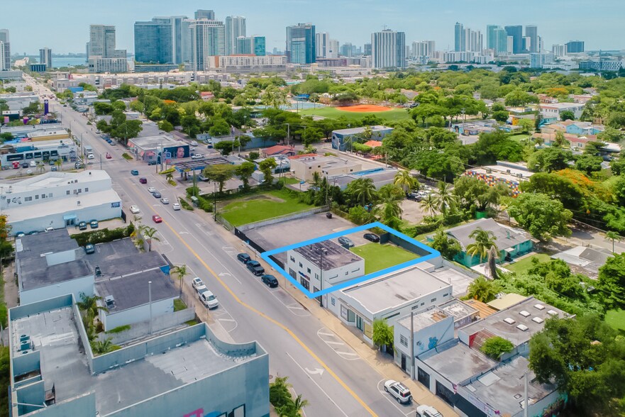 254 NW 36th St, Miami, FL à louer - Photo du bâtiment - Image 2 de 6