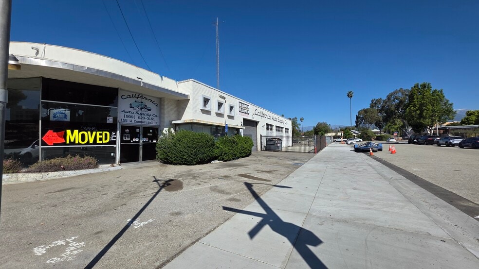 155 W Commercial St, Pomona, CA à louer - Photo du bâtiment - Image 3 de 20