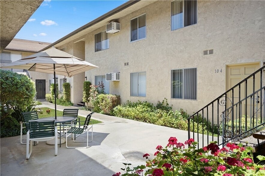 12024 Bellflower Blvd, Downey, CA à vendre - Photo du bâtiment - Image 2 de 12