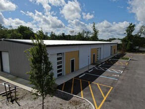 2765 Secret Harbor Dr, Orange Park, FL for lease Building Photo- Image 1 of 7