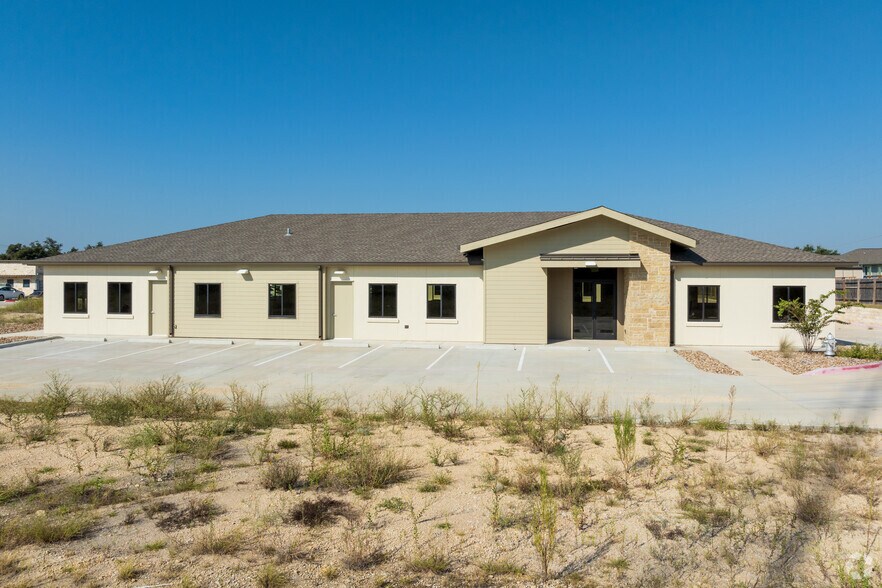 1667 N Highway 183, Leander, TX à louer - Photo du bâtiment - Image 3 de 13