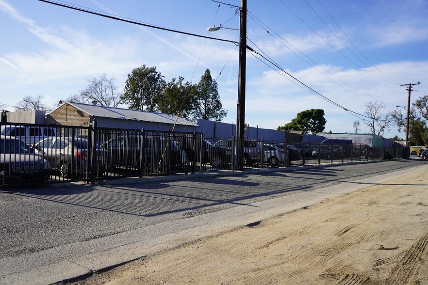 3117-3125 W 5th St, Santa Ana, CA for lease - Building Photo - Image 3 of 7