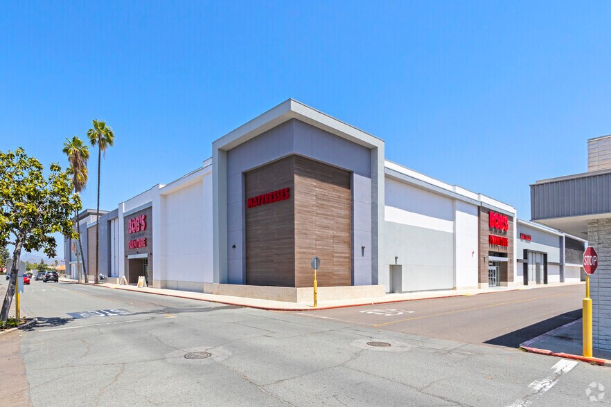 415-761 Parkway Plaza, El Cajon, CA à louer - Photo du bâtiment - Image 1 de 17
