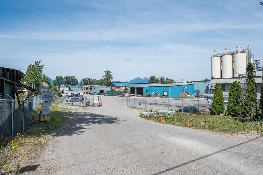 19287 98A Ave, Surrey, BC à louer - Photo du bâtiment - Image 3 de 20