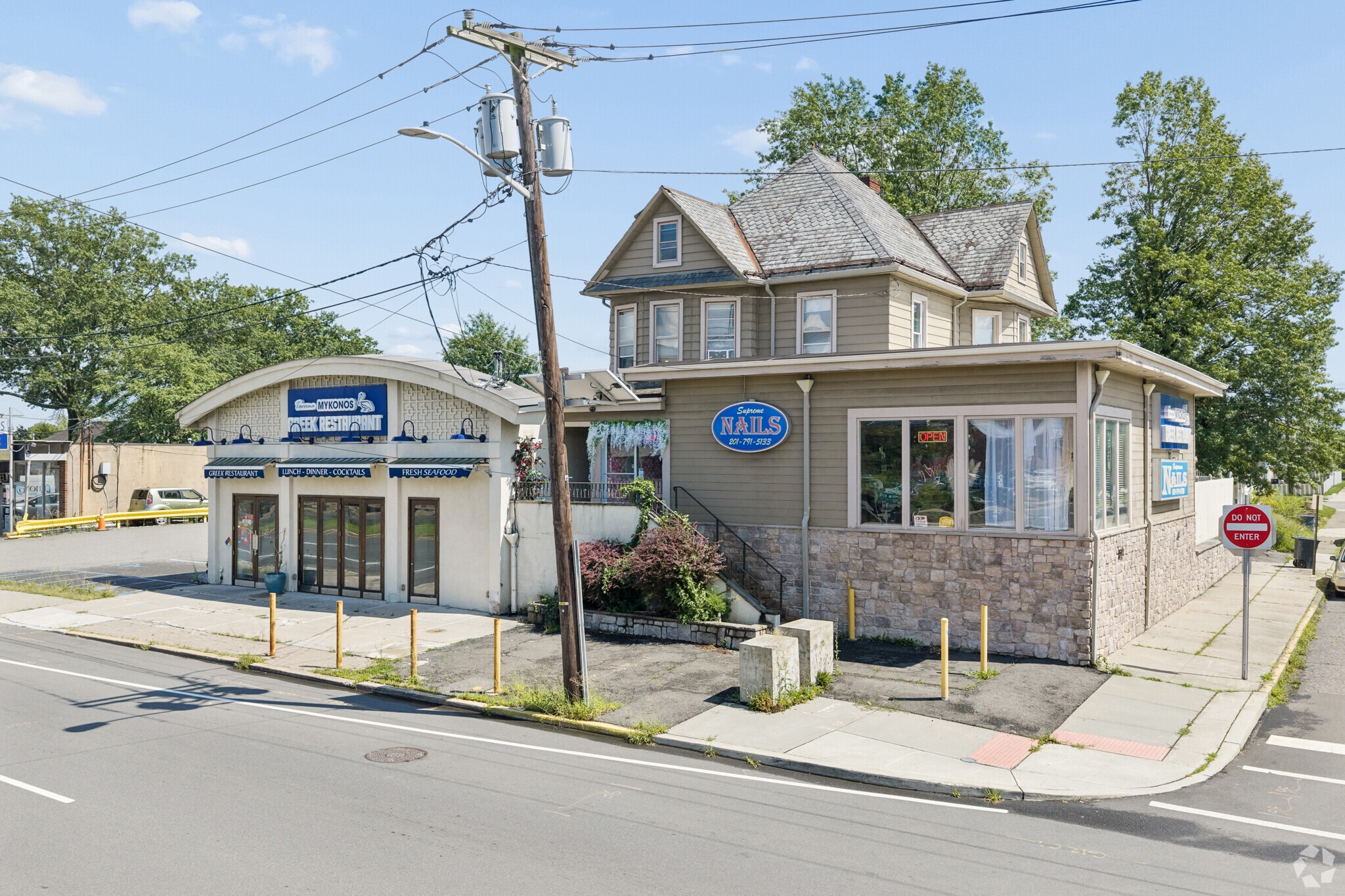 Elmwood Park, NJ portfolio of 3 properties for sale on LoopNet.ca Building Photo- Image 1 of 23