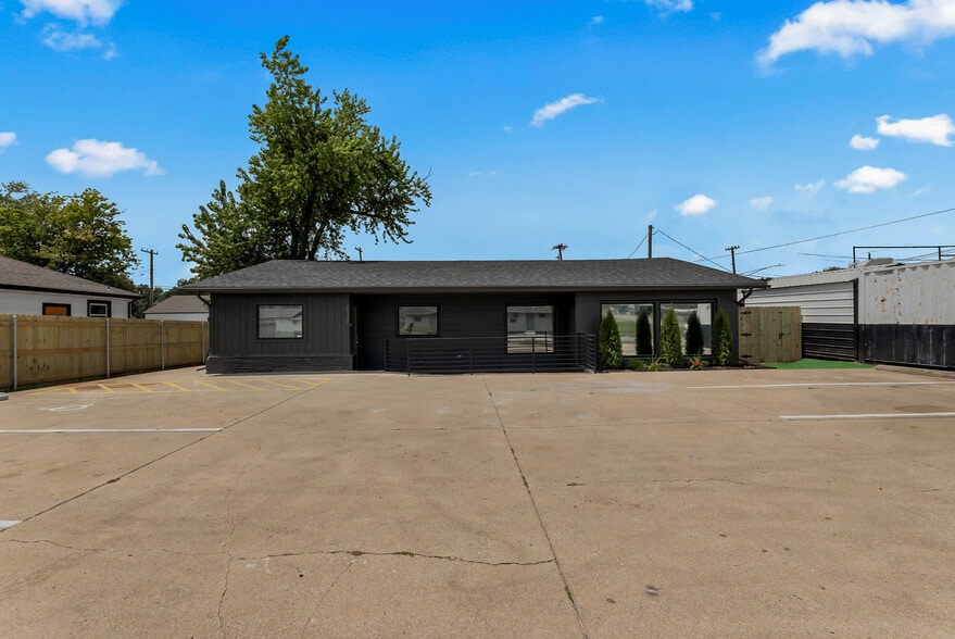 836 N 1st St, Broken Arrow, OK for lease - Building Photo - Image 3 of 43