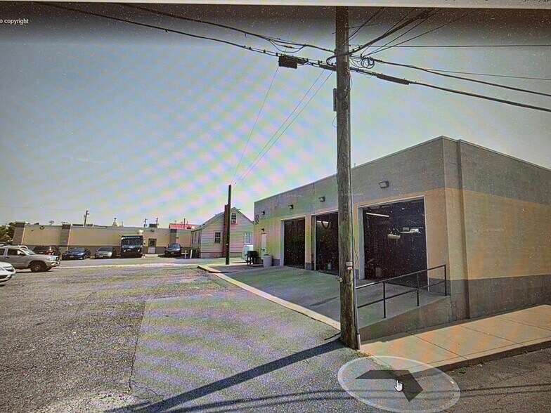 15520 Old Columbia Pike, Burtonsville, MD for lease - Building Photo - Image 2 of 3