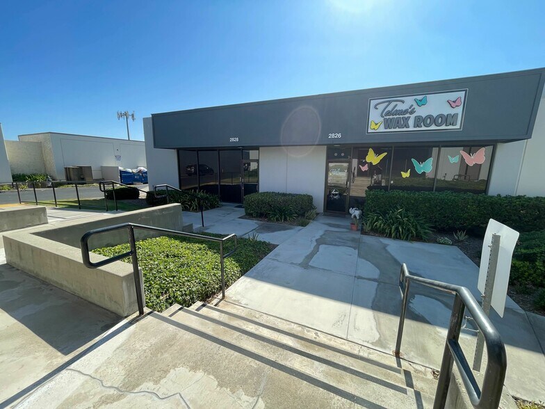 2800-2824 E Imperial Hwy, Brea, CA à louer - Photo du bâtiment - Image 3 de 9