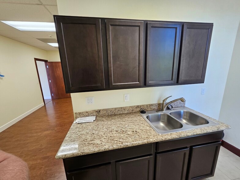 6100 Plumas St, Reno, NV for lease - Interior Photo - Image 2 of 12