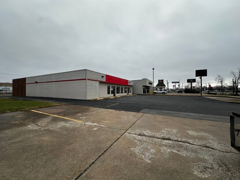113 W Broadway St, West Memphis, AR à louer - Photo du bâtiment - Image 2 de 18