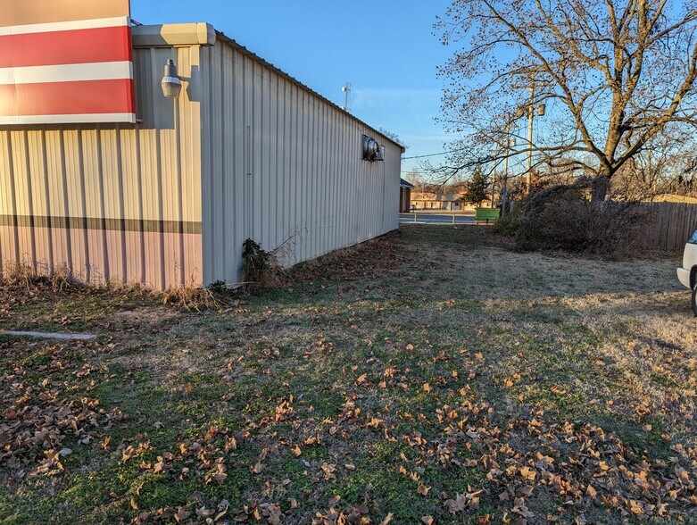 150 S Grand Ave, Greenfield, MO à vendre - Photo du bâtiment - Image 3 de 13