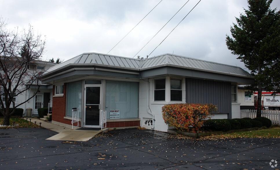 117 Park Ave, Libertyville, IL for lease - Primary Photo - Image 1 of 2