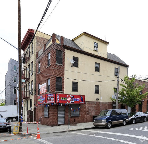 2324 Bathgate Ave, Bronx, NY for lease - Primary Photo - Image 1 of 7