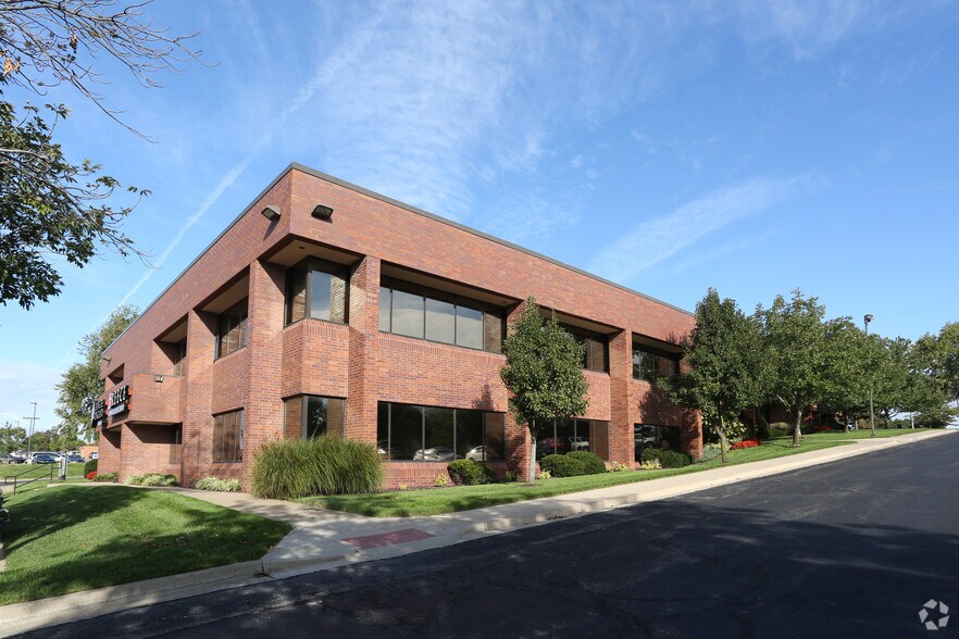 8005 W 110th St, Overland Park, KS à louer - Photo du bâtiment - Image 1 de 9