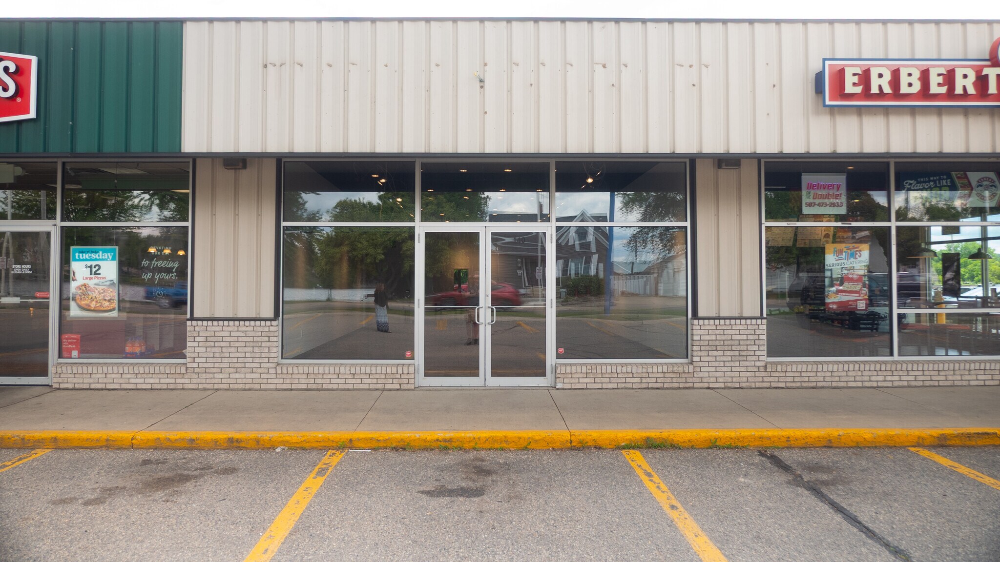 132-160 Bridge Ave, Albert Lea, MN for lease Building Photo- Image 1 of 6